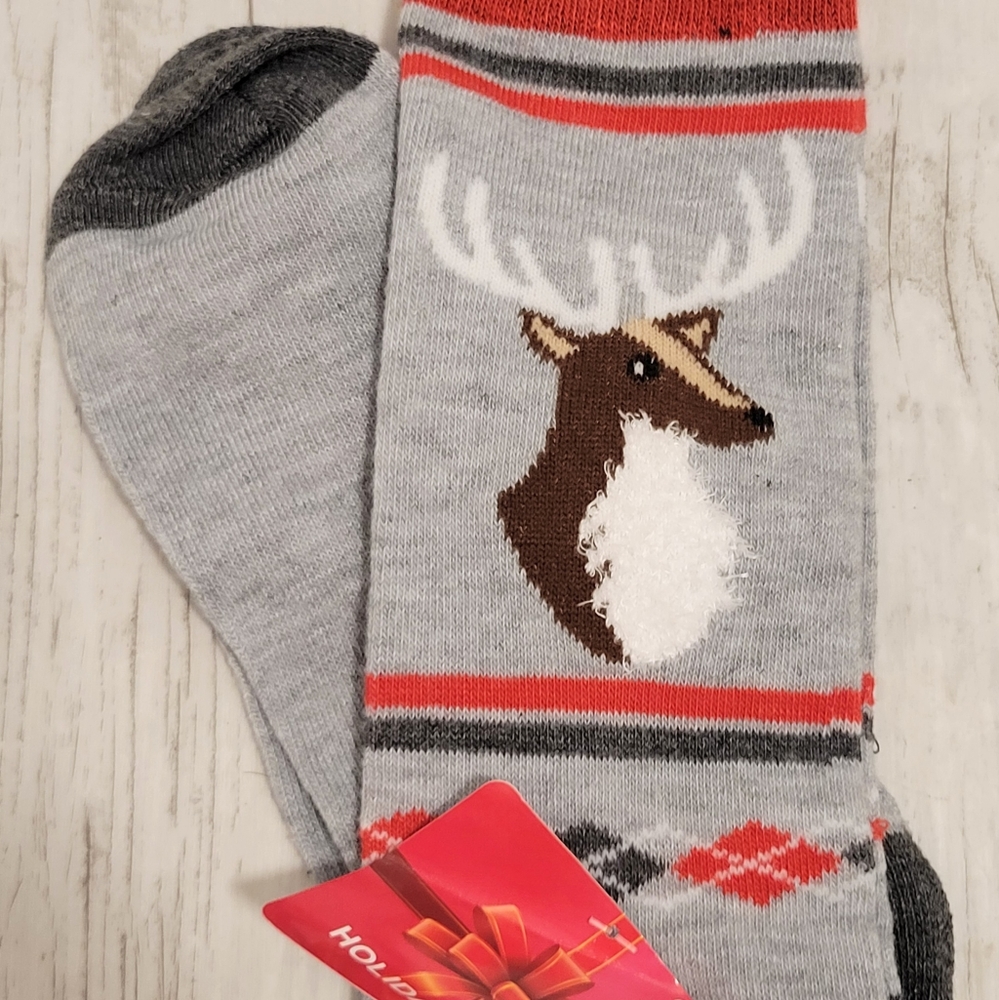 Holiday Socks Size 9-11 Novelty Reindeer Red Grey Unisex 2B Cozy Fun Pattern NEW